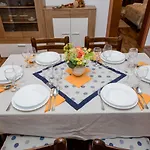 In With Seaview, Terrace, Air Condition, Wifi Апартаменты Mundanije