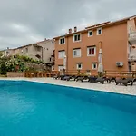 In With Seaview, Terrace, Air Condition, Wifi Апартаменты *