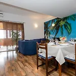 아파트 In With Seaview, Terrace, Air Condition, Wifi *
