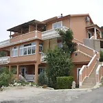 In With Seaview, Terrace, Air Condition, Wifi 아파트 *