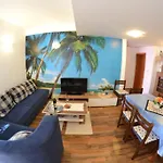In With Seaview, Terrace, Air Condition, Wifi * Mundanije