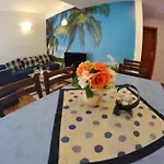 In With Seaview, Terrace, Air Condition, Wifi 아파트 *