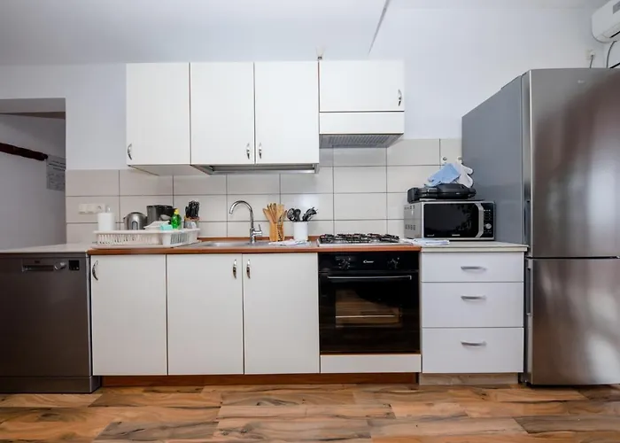 In With Seaview, Terrace, Air Condition, Wifi Apartamento Mundanije