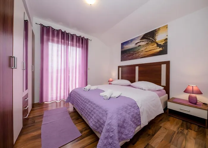In With Seaview, Terrace, Air Condition, Wifi
