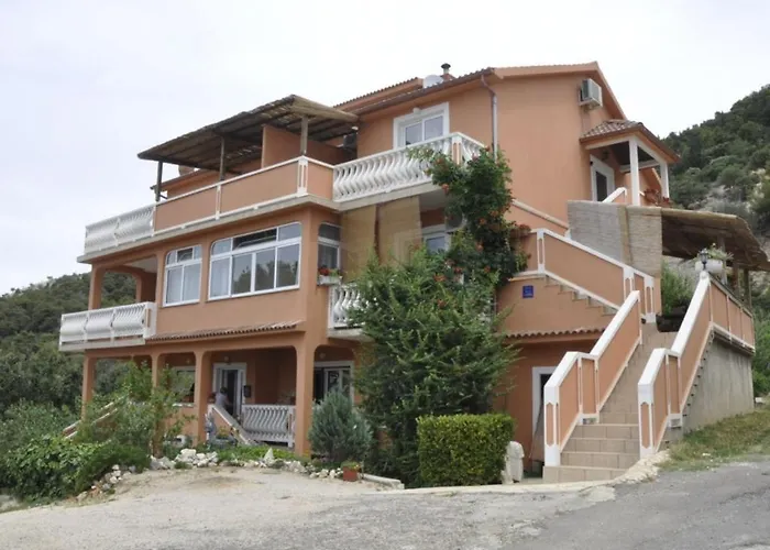 In With Seaview, Terrace, Air Condition, Wifi Apartamento *