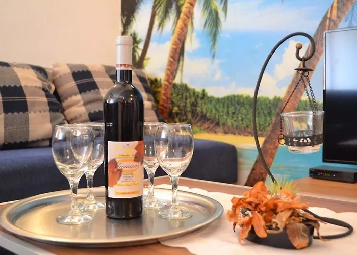 In With Seaview, Terrace, Air Condition, Wifi *