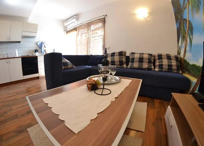 In With Seaview, Terrace, Air Condition, Wifi