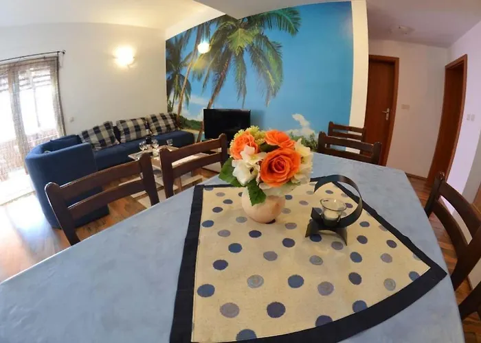 In With Seaview, Terrace, Air Condition, Wifi Apartamento *