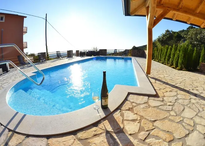 In With Seaview, Terrace, Air Condition, Wifi *