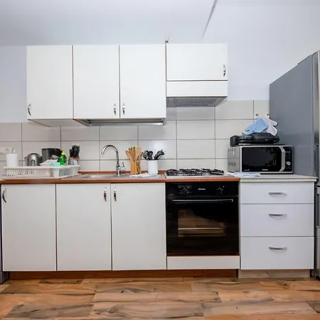 In With Seaview, Terrace, Air Condition, Wifi Apartman Mundanije