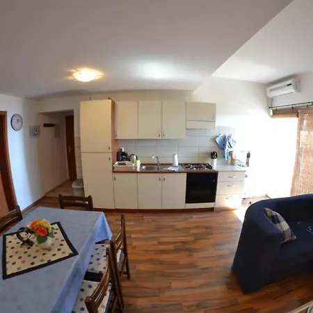 In With Seaview, Terrace, Air Condition, Wifi 公寓 *
