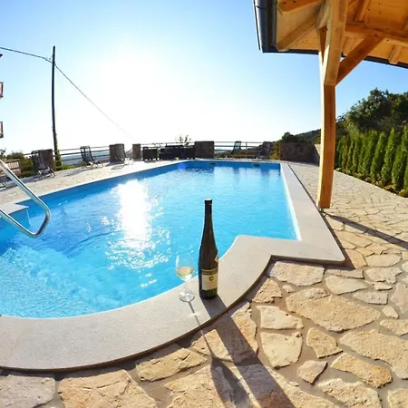 In With Seaview, Terrace, Air Condition, Wifi *