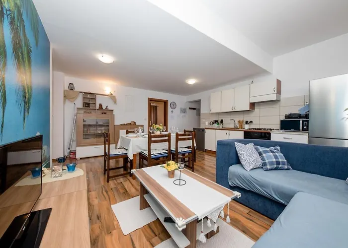 In With Seaview, Terrace, Air Condition, Wifi アパート *