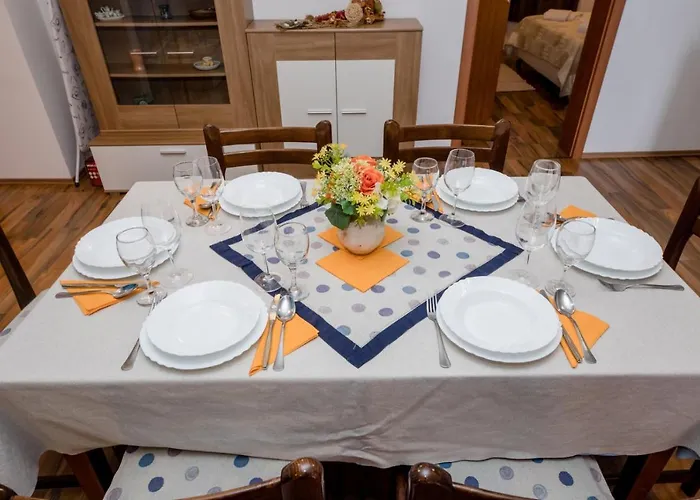 In With Seaview, Terrace, Air Condition, Wifi Апартаменты Mundanije