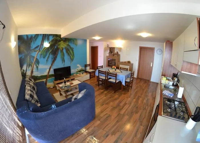 In With Seaview, Terrace, Air Condition, Wifi *