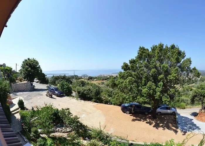 In With Seaview, Terrace, Air Condition, Wifi アパート