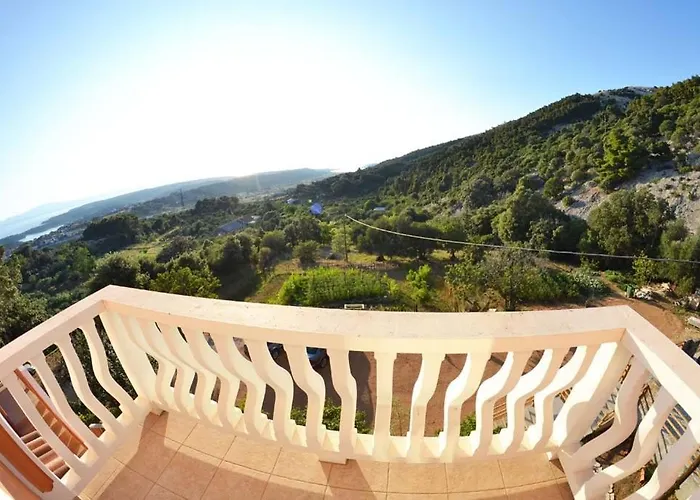 Apartman In With Seaview, Terrace, Air Condition, Wifi Mundanije