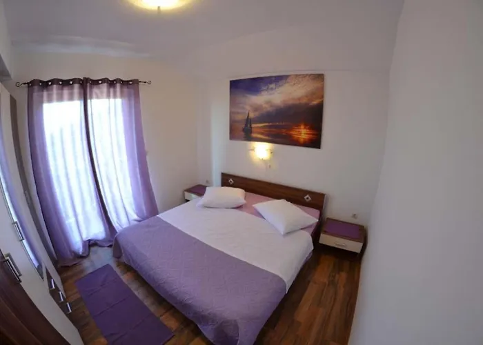 In With Seaview, Terrace, Air Condition, Wifi